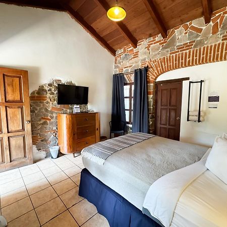Hotel Cacique Real Antigua Екстериор снимка