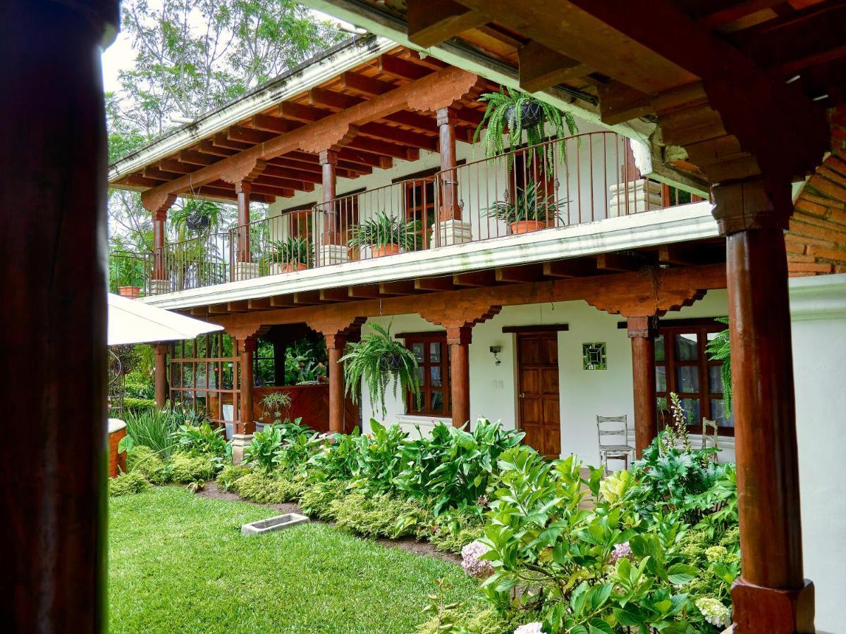 Hotel Cacique Real Antigua Екстериор снимка