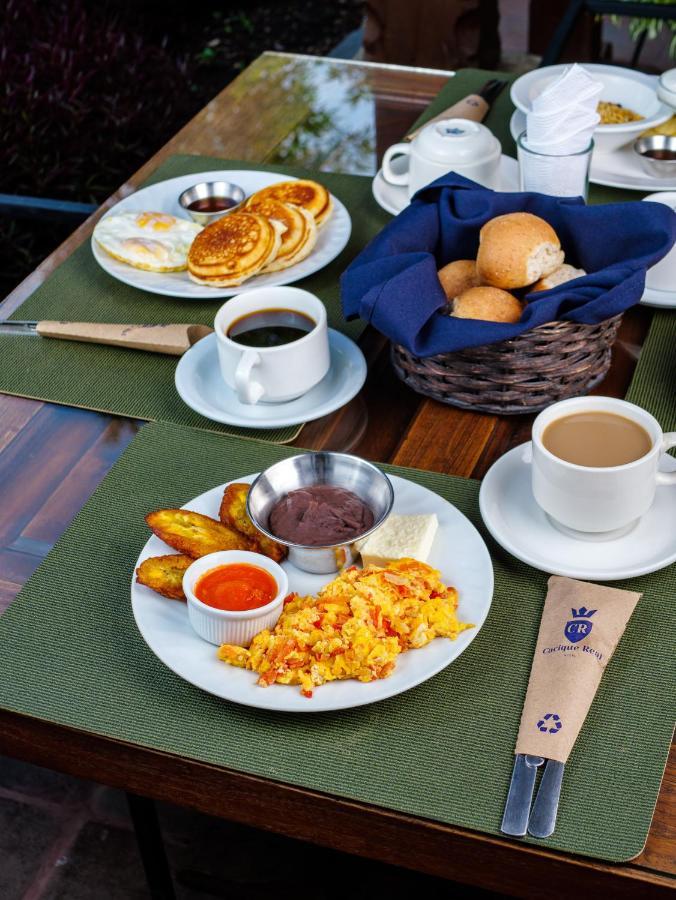 Hotel Cacique Real Antigua Екстериор снимка