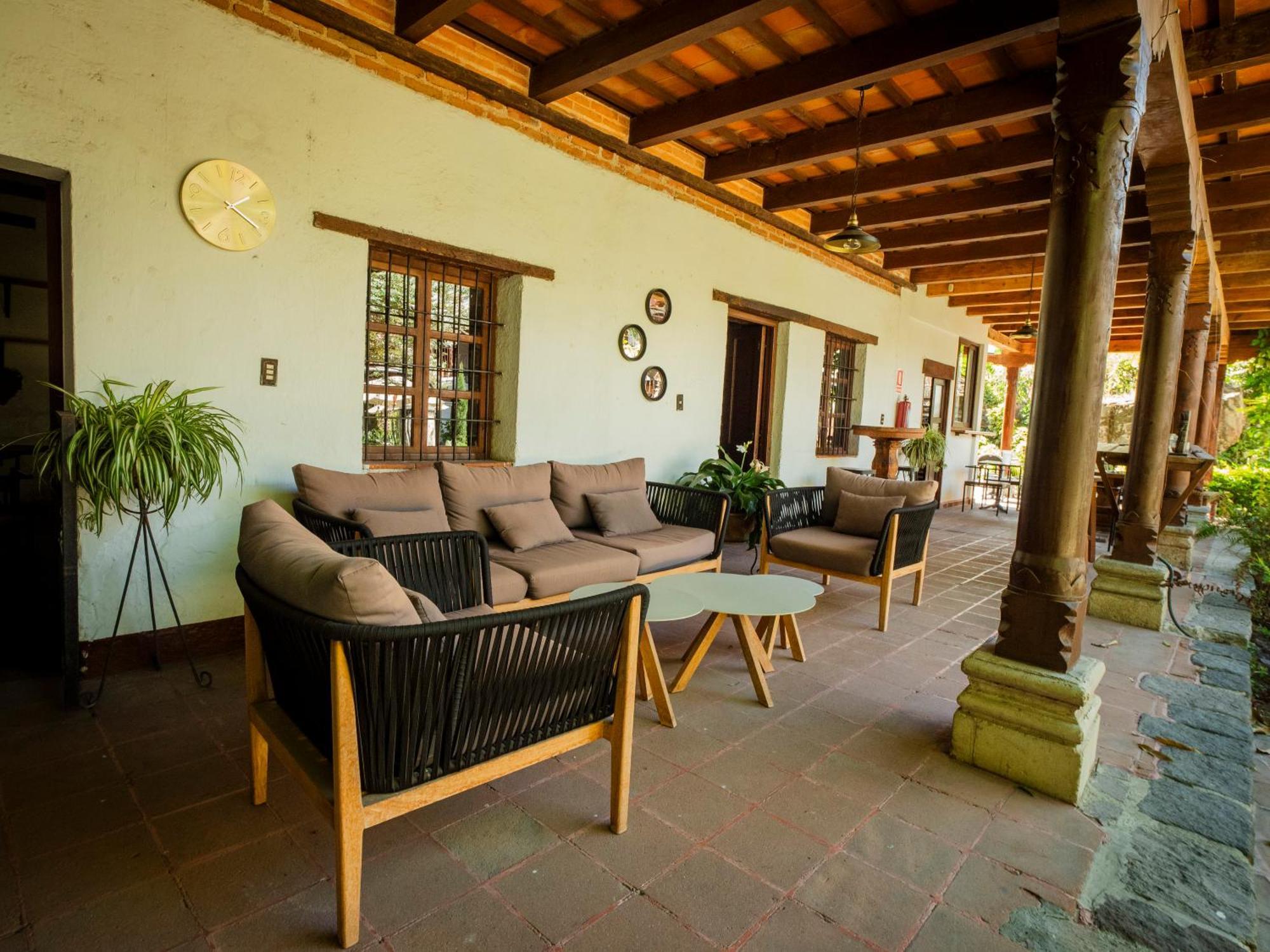 Hotel Cacique Real Antigua Екстериор снимка