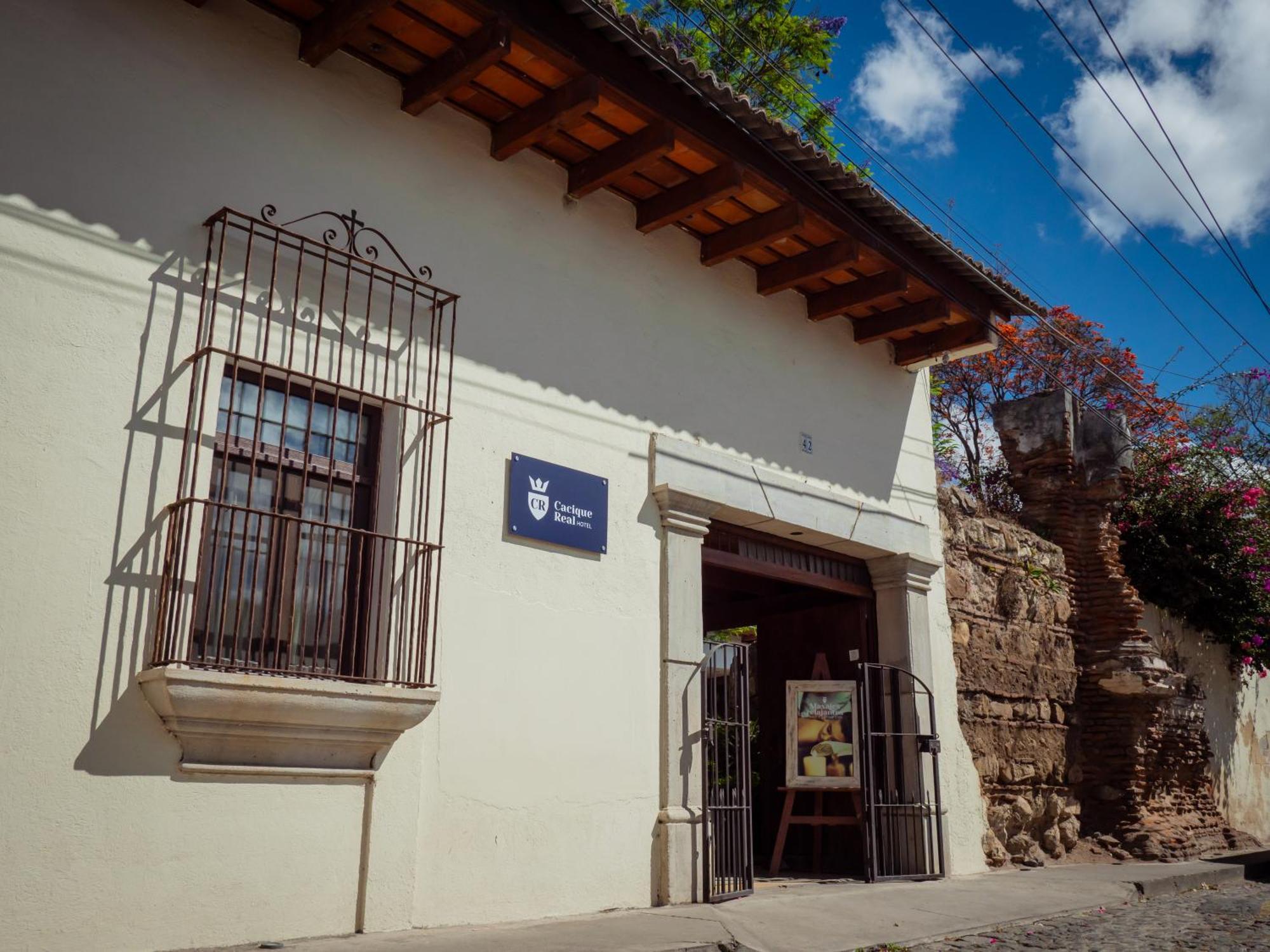 Hotel Cacique Real Antigua Екстериор снимка