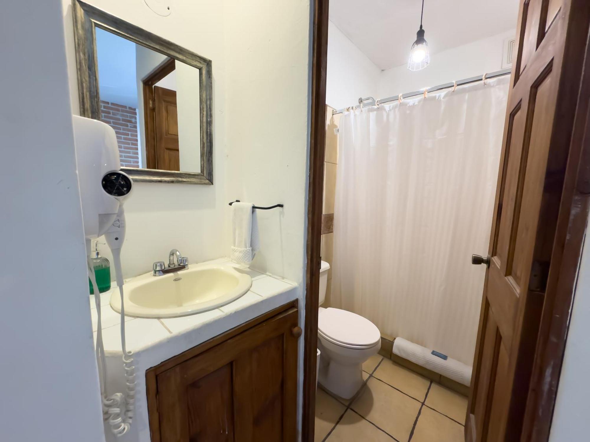 Hotel Cacique Real Antigua Стая снимка