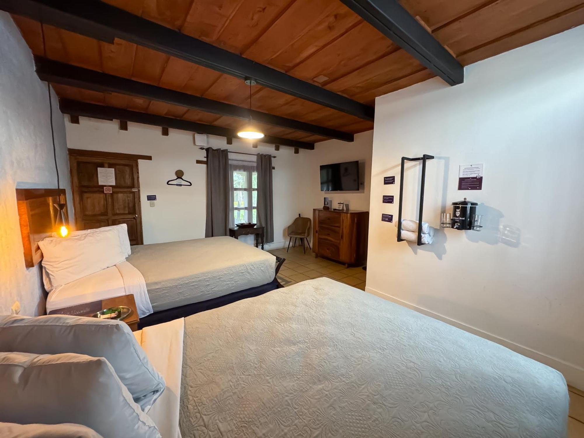 Hotel Cacique Real Antigua Стая снимка