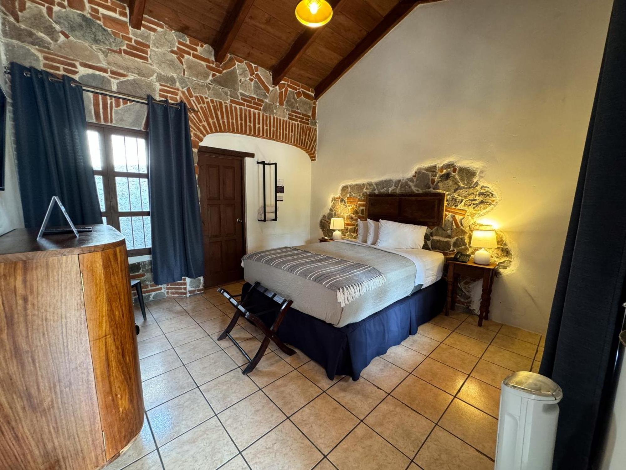 Hotel Cacique Real Antigua Екстериор снимка